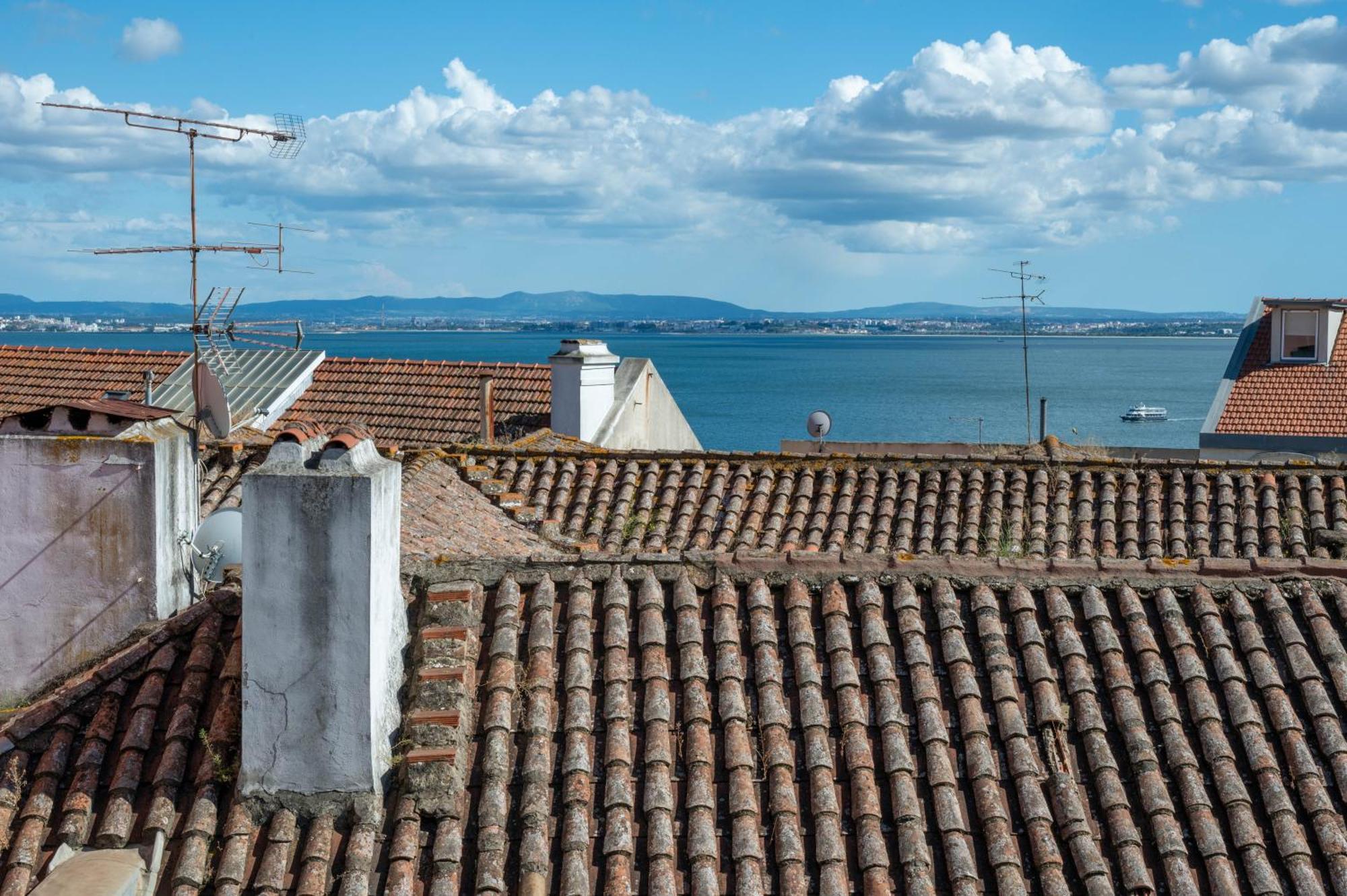 Portas Do Teatro Apartments Lisbon Exterior photo
